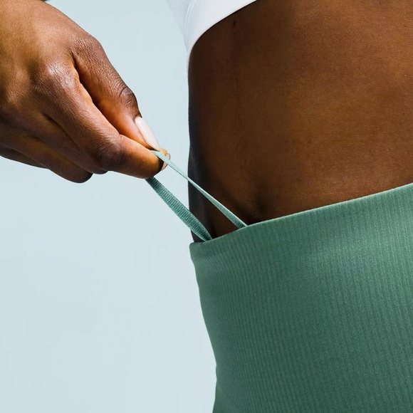 NWT Lululemon Wunder Train Ribbed HR Tight 28" Size 6 - Picture 4 of 10